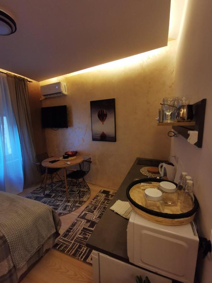 Obilic Apartmani Belgrado Esterno foto